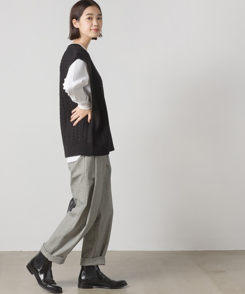 OMNES(オムネス)の「アクリルウール ケーブルニットベスト(ベスト・レディース・ブラック/モカ/アイボリー・FREE)」の10枚目の写真