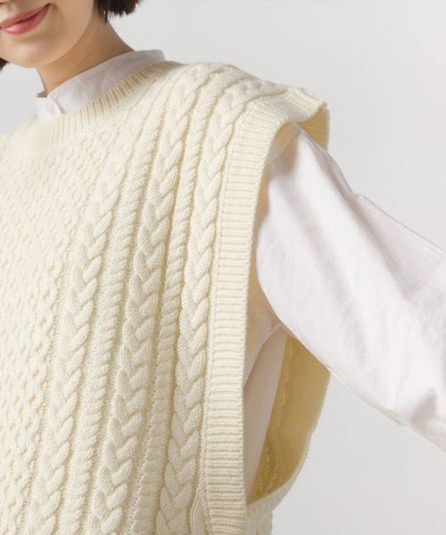 OMNES(オムネス)の「アクリルウール ケーブルニットベスト(ベスト・レディース・ブラック/モカ/アイボリー・FREE)」の20枚目の写真