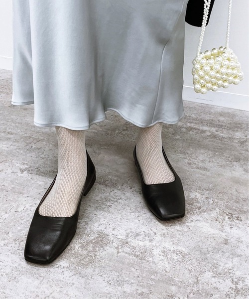 K.Spin（ケースピン）の「K.SPIN スクエアトゥ フラットシューズ（パンプス・レディース・ブラック/ベージュ・35/36/37/38）」の2枚目の写真