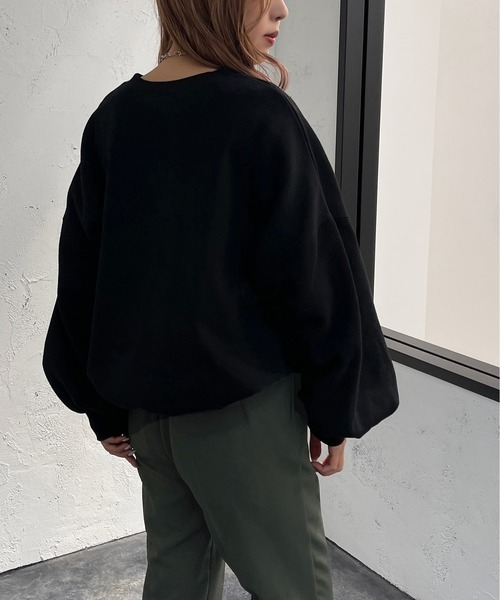apres jour mignon(アプレジュールミニョン)の「袖ボリュームスウェット【ZOZOTOWN限定アイテム】【10PO】(スウェット・レディース・ブラック/ダークブルー/オートミール・フリー/X-LARGE)」の7枚目の写真