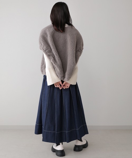 Bou Jeloud(ブージュルード)の「プリーツステッチロングスカート(スカート・レディース・ベージュ/インディゴブルー/ナチュラル・38)」の12枚目の写真