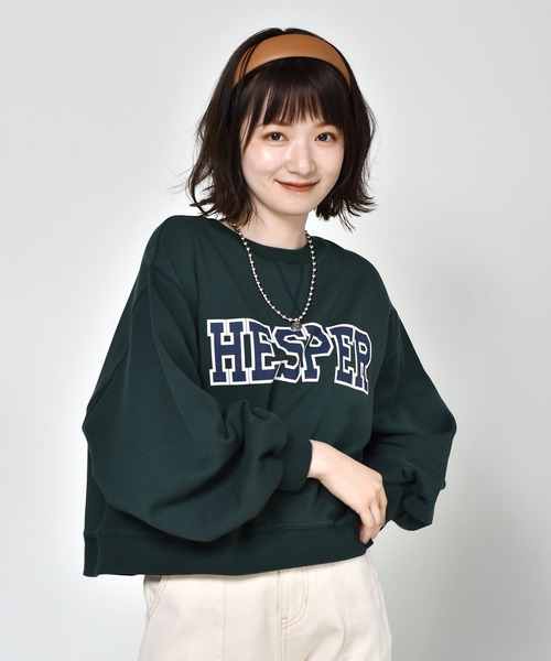 RETRO GIRL(レトロガール)の「カレッジロゴトレーナー(スウェット・レディース・パープル/オフホワイト/ダークグリーン/ダークブラウン・FREE)」の3枚目の写真