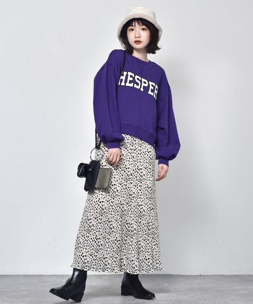 RETRO GIRL(レトロガール)の「カレッジロゴトレーナー(スウェット・レディース・パープル/オフホワイト/ダークグリーン/ダークブラウン・FREE)」の13枚目の写真