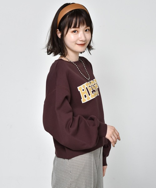 RETRO GIRL(レトロガール)の「カレッジロゴトレーナー(スウェット・レディース・パープル/オフホワイト/ダークグリーン/ダークブラウン・FREE)」の10枚目の写真