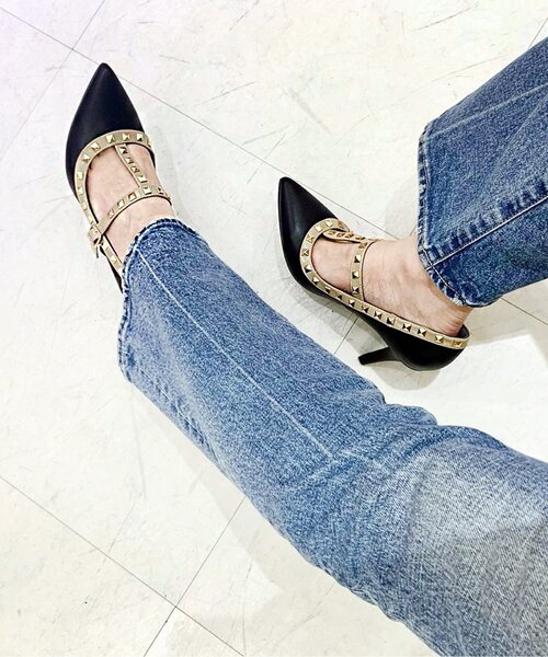 ESPERANZA（エスペランサ）の「Ｔストラップスタッズパンプス（パンプス・レディース・ブラック系8/アイボリー系8/こしょう色系5・22.5cm/23.5cm/24.5cm/23.0cm/24.0cm/25.0cm/21.5cm/22.0cm）」の2枚目の写真