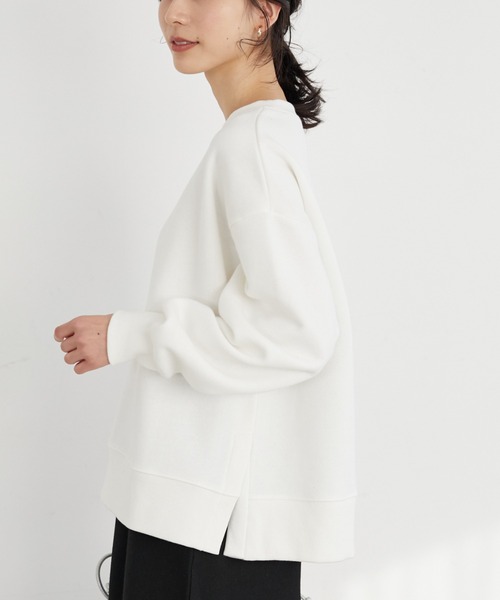 Green　Parks（グリーンパークス）の「裏起毛サイドスリットプルオーバー＊（スウェット・レディース・ブラック/サックスブルー/アイボリー・FREE）」の2枚目の写真