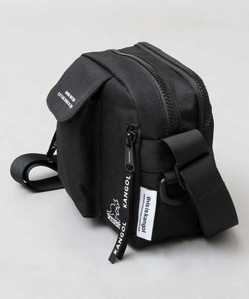 KANGOL（カンゴール）の「2層式 ロゴ刺繍 ポリエステル スクエア ミニショルダーバッグ（ショルダーバッグ・メンズ・ブラック・FREE）」の6枚目の写真
