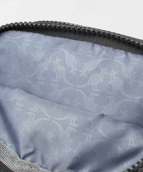 KANGOL（カンゴール）の「2層式 ロゴ刺繍 ポリエステル スクエア ミニショルダーバッグ（ショルダーバッグ・メンズ・ブラック・FREE）」の22枚目の写真