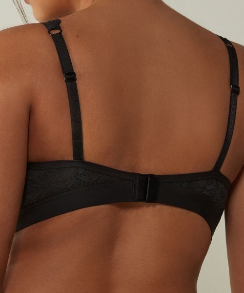 Intimissimi（インティミッシミ）の「Lara レース トライアングルブラ（ブラジャー・レディース・ブラック/キナリ・75B/80B/80C/70B/75C/B85）」の3枚目の写真