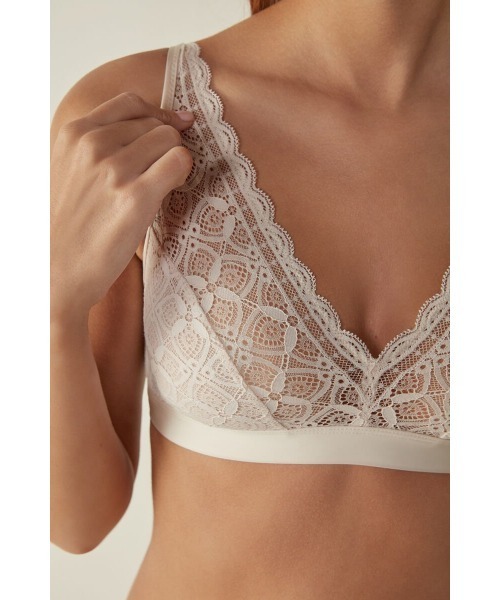 Intimissimi（インティミッシミ）の「Lara レース トライアングルブラ（ブラジャー・レディース・ブラック/キナリ・75B/80B/80C/70B/75C/B85）」の17枚目の写真