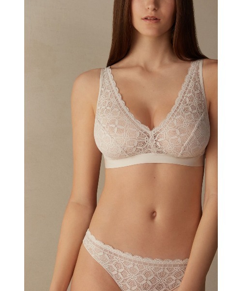 Intimissimi（インティミッシミ）の「Lara レース トライアングルブラ（ブラジャー・レディース・ブラック/キナリ・75B/80B/80C/70B/75C/B85）」の18枚目の写真
