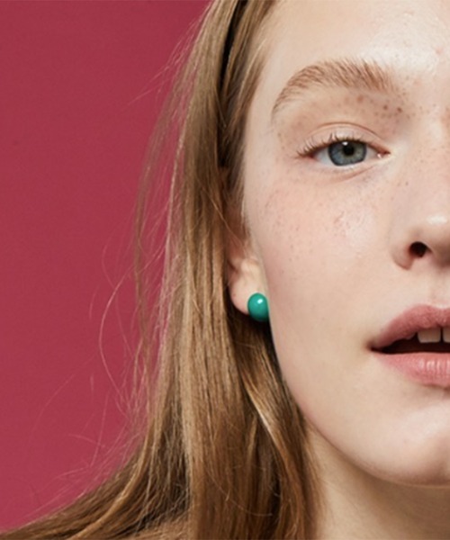 VINTAGE HOLLYWOOD(ビンテージハリウッド)の「ONE-TOUCH COLOR BALL EARRINGS(ピアス(両耳用)・レディース・グリーン/ホワイト/ブラック・FREE)」の3枚目の写真