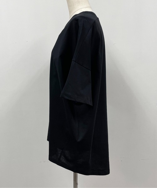 LUGIVA（ルギヴァ）の「ウェーブロゴTシャツ（Tシャツ/カットソー・レディース・ブラック/ベージュ/オフホワイト・M）」の9枚目の写真