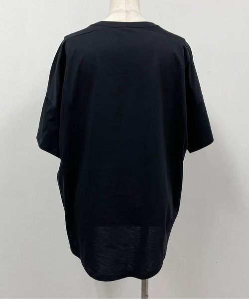 LUGIVA（ルギヴァ）の「ウェーブロゴTシャツ（Tシャツ/カットソー・レディース・ブラック/ベージュ/オフホワイト・M）」の10枚目の写真