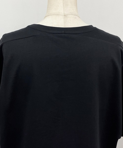 LUGIVA（ルギヴァ）の「ウェーブロゴTシャツ（Tシャツ/カットソー・レディース・ブラック/ベージュ/オフホワイト・M）」の12枚目の写真