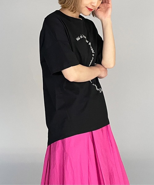 LUGIVA（ルギヴァ）の「ウェーブロゴTシャツ（Tシャツ/カットソー・レディース・ブラック/ベージュ/オフホワイト・M）」の21枚目の写真