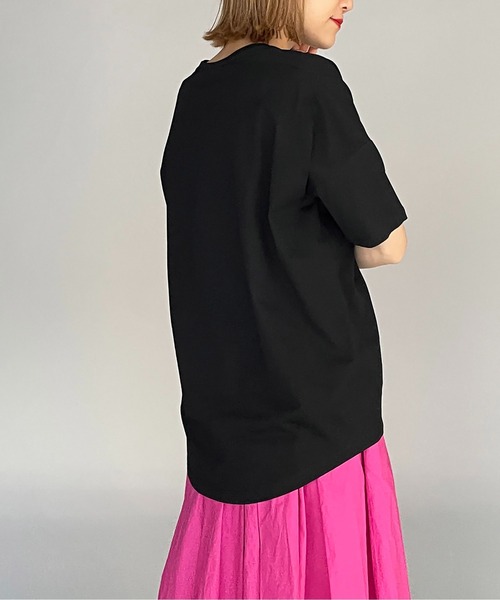 LUGIVA（ルギヴァ）の「ウェーブロゴTシャツ（Tシャツ/カットソー・レディース・ブラック/ベージュ/オフホワイト・M）」の22枚目の写真