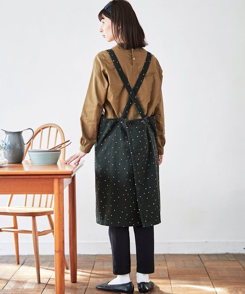 Sunny clouds(サニークラウズ)の「サニークラウズポルカリングエプロン(エプロン・レディース・ブラック・ONE SIZE)」の4枚目の写真