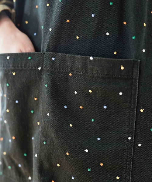 Sunny clouds(サニークラウズ)の「サニークラウズポルカリングエプロン(エプロン・レディース・ブラック・ONE SIZE)」の7枚目の写真