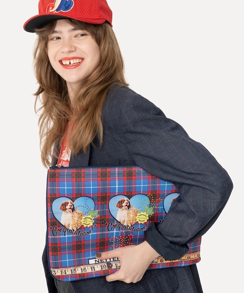 HEY!MrsROSE(ヘイミセスローズ)の「HEY! Mrs ROSE(ヘイ!ミセスローズ)HEY!PCケース(PC・タブレットケース・レディース・イエロー/ブラウン/ホワイト/ブルー・FREE)」の3枚目の写真