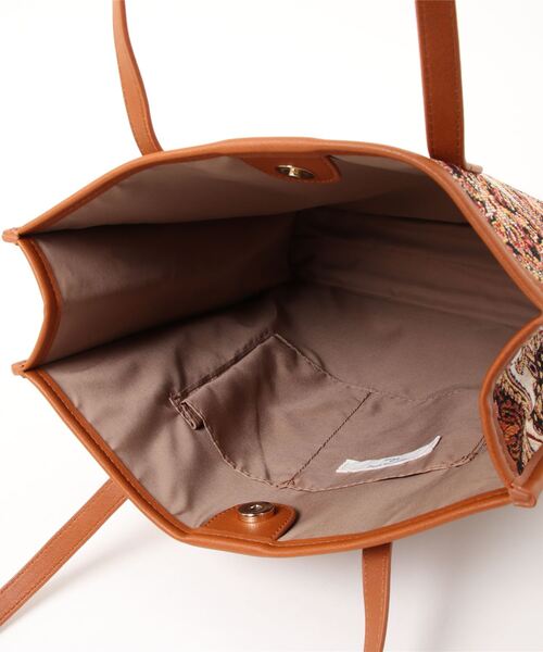 Samansa Mos2 blue（サマンサモスモスブルー）の「合皮パイピングトートバッグ（トートバッグ・レディース・ベージュ/ブラウン/ブルー・ﾌﾘ-）」の7枚目の写真