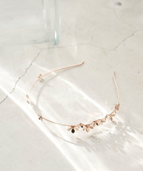 ROPE' PICNIC（ロペピクニック）の「メタルフラワースリムカチューシャ（カチューシャ・レディース・ゴールド系その他2/ゴールド・FREE）」の2枚目の写真