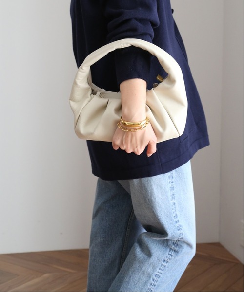 AULENTTI（オウレンティ）の「【AULENTTI/オウレンティ】ハンドバッグ M（ハンドバッグ・レディース・ブラック/アイボリー・FREE）」の2枚目の写真