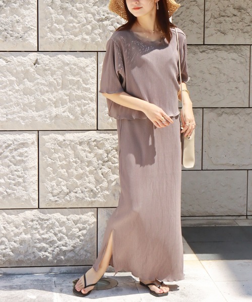 libelle more（リベル モア）の「クリスタルプリーツスムースプルオーバー+キャミワンピース　セット（ワンピース・レディース・ブラック/モカ/ベージュ・M/L）」の3枚目の写真