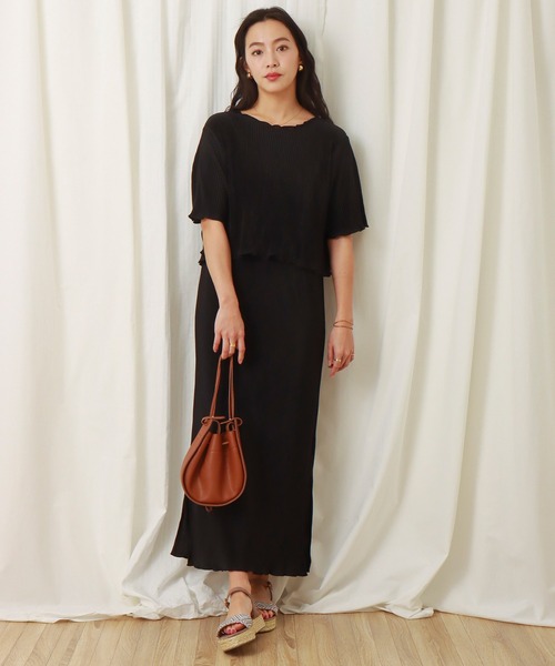 libelle more（リベル モア）の「クリスタルプリーツスムースプルオーバー+キャミワンピース　セット（ワンピース・レディース・ブラック/モカ/ベージュ・M/L）」の4枚目の写真