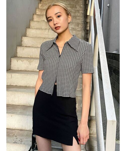 EMODA（エモダ）の「コンパクトショートシャツトップ（シャツ/ブラウス・レディース・ブラック/イエロー/その他/その他1・FREE）」の3枚目の写真