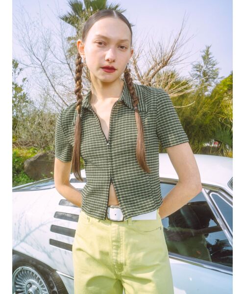 EMODA（エモダ）の「コンパクトショートシャツトップ（シャツ/ブラウス・レディース・ブラック/イエロー/その他/その他1・FREE）」の6枚目の写真