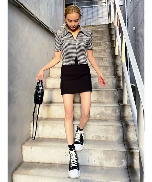 EMODA（エモダ）の「コンパクトショートシャツトップ（シャツ/ブラウス・レディース・ブラック/イエロー/その他/その他1・FREE）」の21枚目の写真