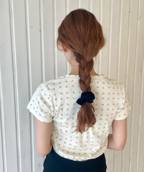 GIMME GIMME（ギミーギミー）の「フラワー ヘンリーネック リブTシャツ gimw22s005（Tシャツ/カットソー・レディース・アイボリー・FREE）」の4枚目の写真