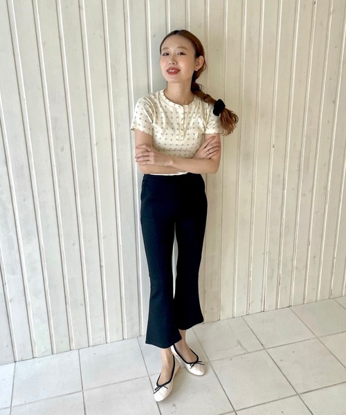 GIMME GIMME（ギミーギミー）の「フラワー ヘンリーネック リブTシャツ gimw22s005（Tシャツ/カットソー・レディース・アイボリー・FREE）」の7枚目の写真