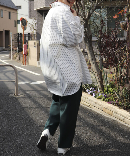 Purple&Yellow(パープルアンドイエロー)の「ホワイト&ストライプビッグシャツ(シャツ/ブラウス・メンズ・ストライプ/ホワイト・SMALL/MEDIUM)」の21枚目の写真