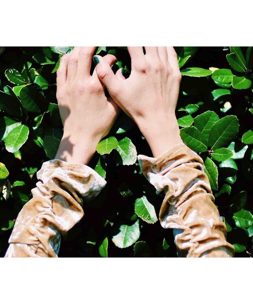 GGD（ジージーディー）の「スリーブベロアトップス（シャツ/ブラウス・レディース・イエローゴールド/サックスブルー/ライトグリーン・L/M）」の13枚目の写真