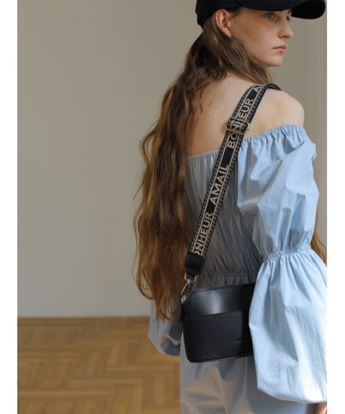 AMAIL(アマイル)の「【recommend】AM genderless minira bag(ショルダーバッグ・レディース・ブラック/ベージュ・FREE)」の5枚目の写真