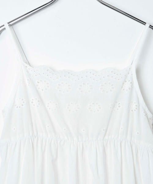 DuKKah（デュカ）の「Dukkah/コットンレースキャミワンピース（ワンピース・レディース・ホワイト・X-SMALL）」の2枚目の写真