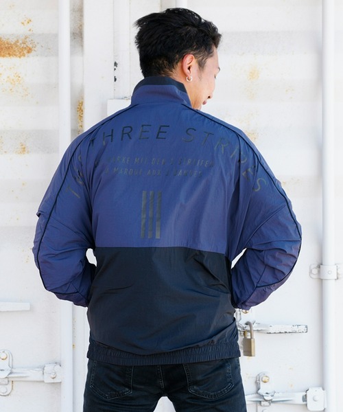 新品adidasスリーストライプス デニムライク ウーブンクロスジャケットXL adidas KSENIASCHNAIDER 3-Stripes Jacket LGHDEN（アディダス
