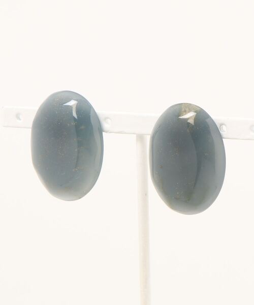 Green　Parks（グリーンパークス）の「・HALF TIME オーバルイヤリング（イヤリング・レディース・ブラウン/グレー/ブルー・FREE）」の4枚目の写真