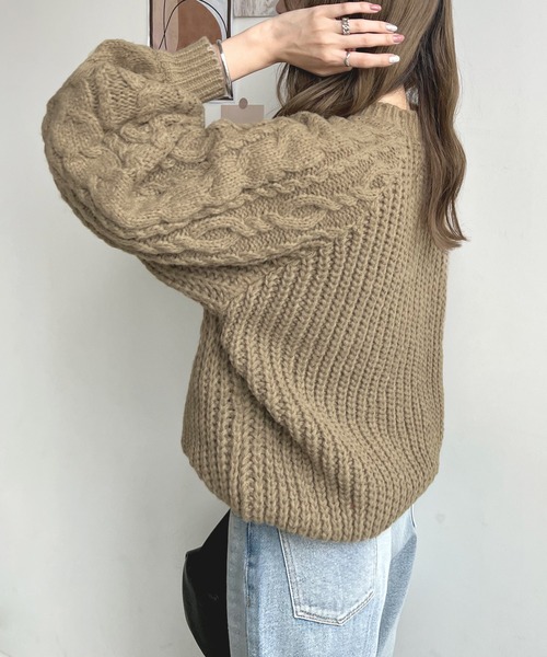 Futier land(フューティアランド)の「ラウンドネックケーブルニット(ニット/セーター・レディース・モカ/ブルー/グリーン/グレイッシュベージュ/ブラウン/ライトブラウン・FREE)」の11枚目の写真
