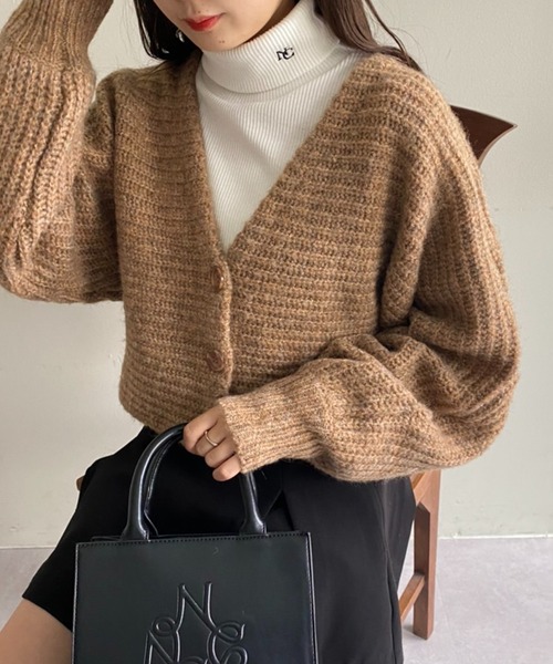 one after another NICE CLAUP（ワンアフターアナザーナイスクラップ）の「着回し万能淡色クロップドカーディガン（カーディガン/ボレロ・レディース・ライトグレー/ベージュ/ブラウン系その他/モカ・FREE）」の3枚目の写真