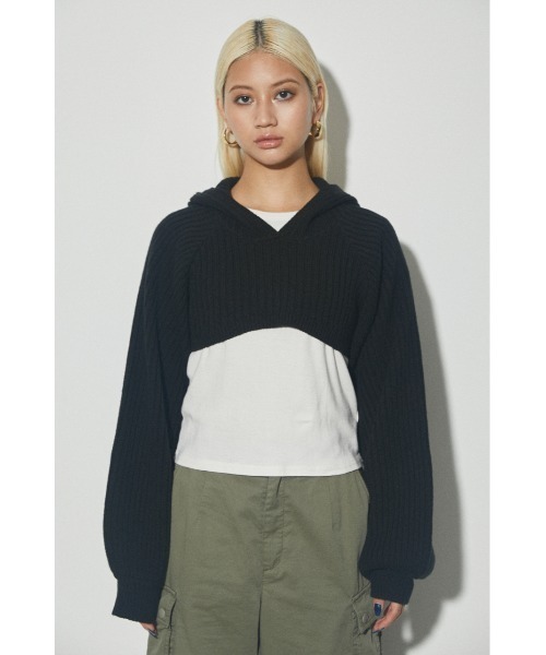 LAGUA GEM（ラグアジェム）の「SHORT HOODIE KNIT ショートフードニット（ニット/セーター・レディース・ブラック/グレー/カーキ/ブルー・FREE）」の6枚目の写真