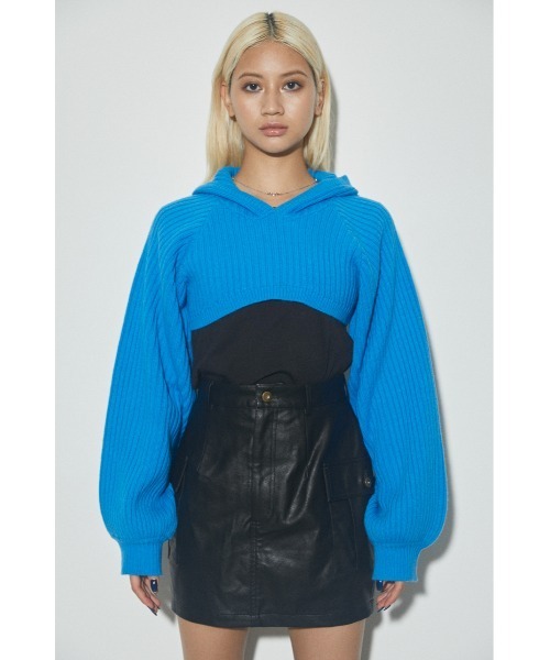 LAGUA GEM（ラグアジェム）の「SHORT HOODIE KNIT ショートフードニット（ニット/セーター・レディース・ブラック/グレー/カーキ/ブルー・FREE）」の9枚目の写真