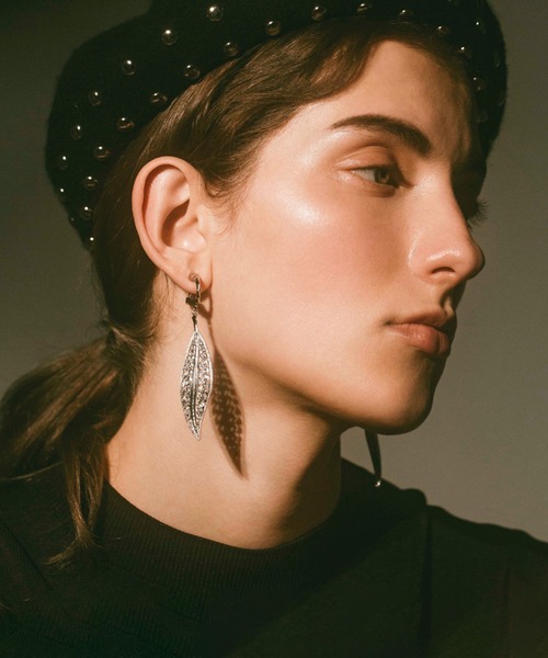 IRIS47(イリスフォーセブン)の「【IRIS 47】leaf earring INU21(イヤリング・レディース・シルバー・FREE)」の5枚目の写真