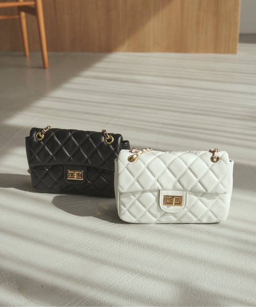 ANGIE(アンジー)の「キルティングチェーンバック(ショルダーバッグ・レディース・ブラック/ホワイト・FREE)」の15枚目の写真