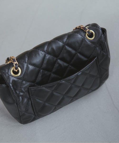 ANGIE(アンジー)の「キルティングチェーンバック(ショルダーバッグ・レディース・ブラック/ホワイト・FREE)」の4枚目の写真