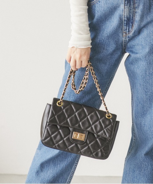 ANGIE(アンジー)の「キルティングチェーンバック(ショルダーバッグ・レディース・ブラック/ホワイト・FREE)」の9枚目の写真