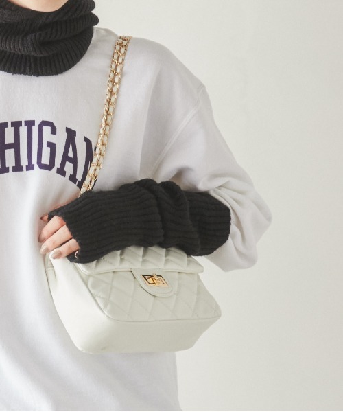 ANGIE(アンジー)の「キルティングチェーンバック(ショルダーバッグ・レディース・ブラック/ホワイト・FREE)」の12枚目の写真
