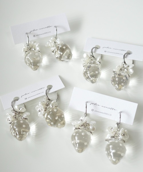 CERCA（チェルカ）の「jolie minette/いちごフラワー フープ イヤリング/サージカルステンレス316L（イヤリング・レディース・シルバー/ゴールド/ベージュ/ブラック/ブラウン・FREE）」の6枚目の写真